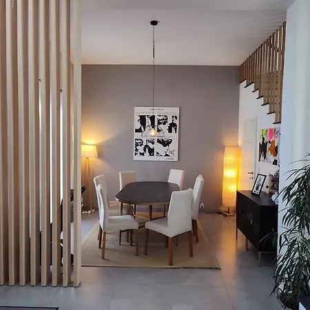 Large Architect-designed House 230 Sqm /2475 Sqft Dom wakacyjny *